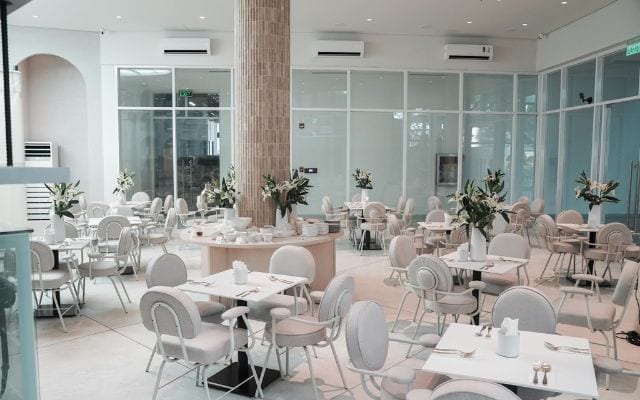 Interiors of Cosmic Molito