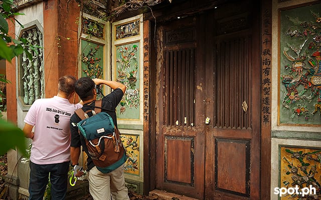 abandoned mausoleum of Carlos Basa Ongchunco