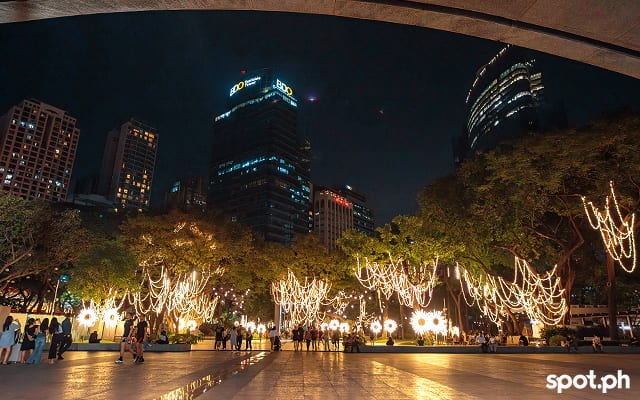 Ayala Triangle Gardens decorations