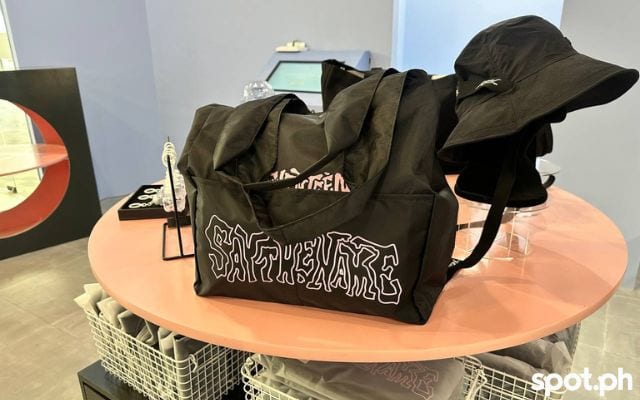 seventeen pop-up in metro manila tote, bucket hat