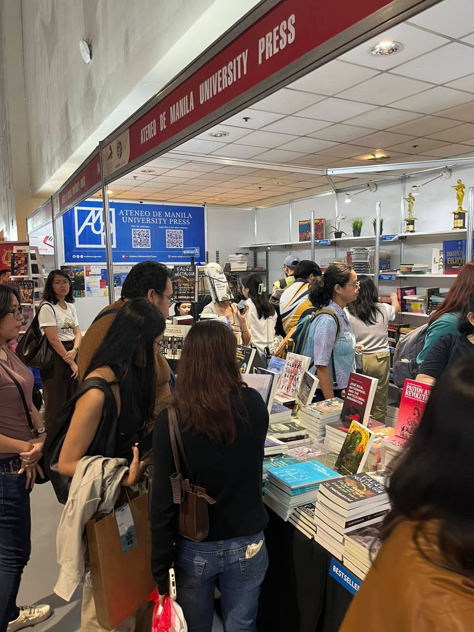 Book shopping at MIBF