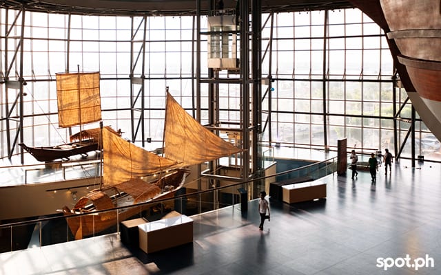 Alongside the galleon display are representations of the balangays of the pre-colonial Filipino seafarers
