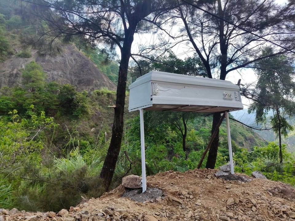 coffin road sign in benguet