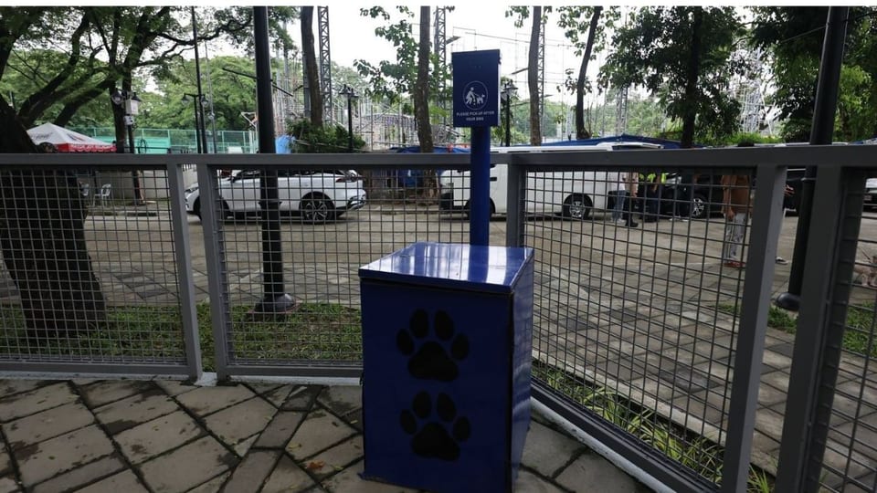 Important: Clean up after your pets! The dog park has litter bins to keep the space clean and tidy.