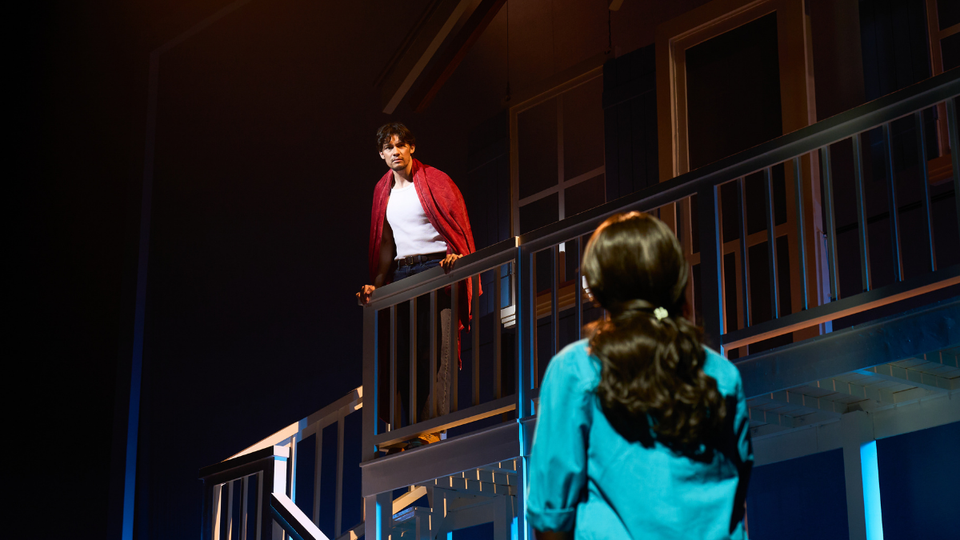 Laurence Mossman as Middle Noah sees Morissette's Middle Allie for the first time after years apart