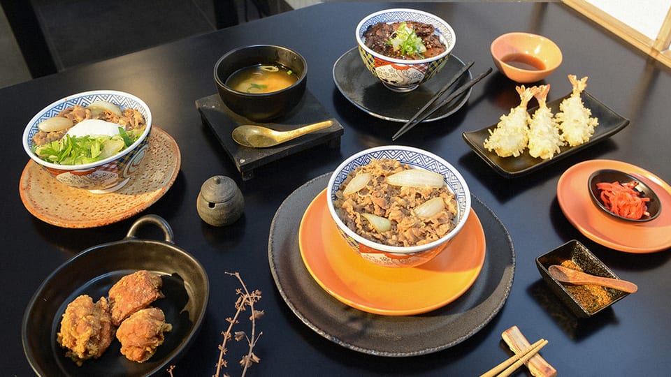 different dishes available at Yoshinoya