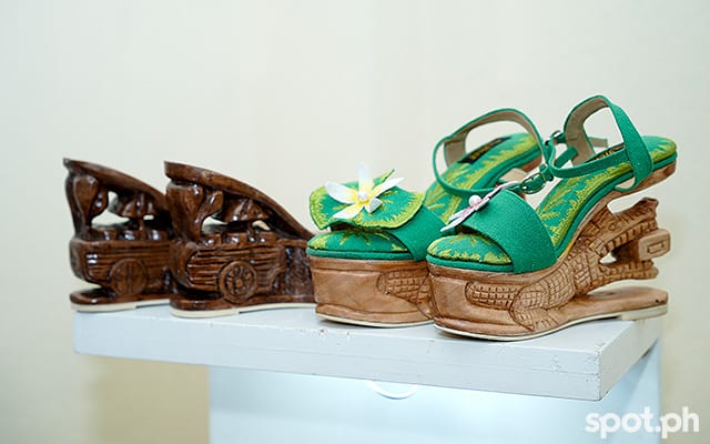 Jhaz Footwear handcarved bakya