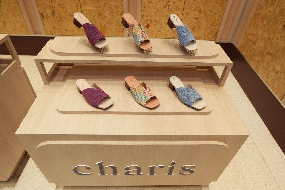 shoe avenue charis